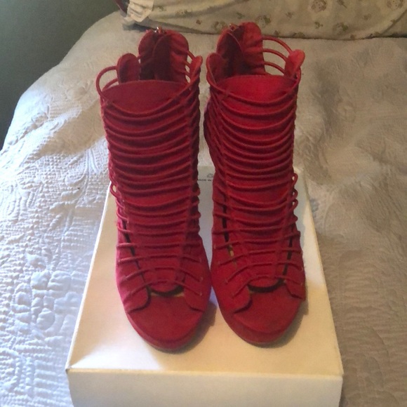 Shoes - Marsh&Maddaux 6 inch plarform pumps